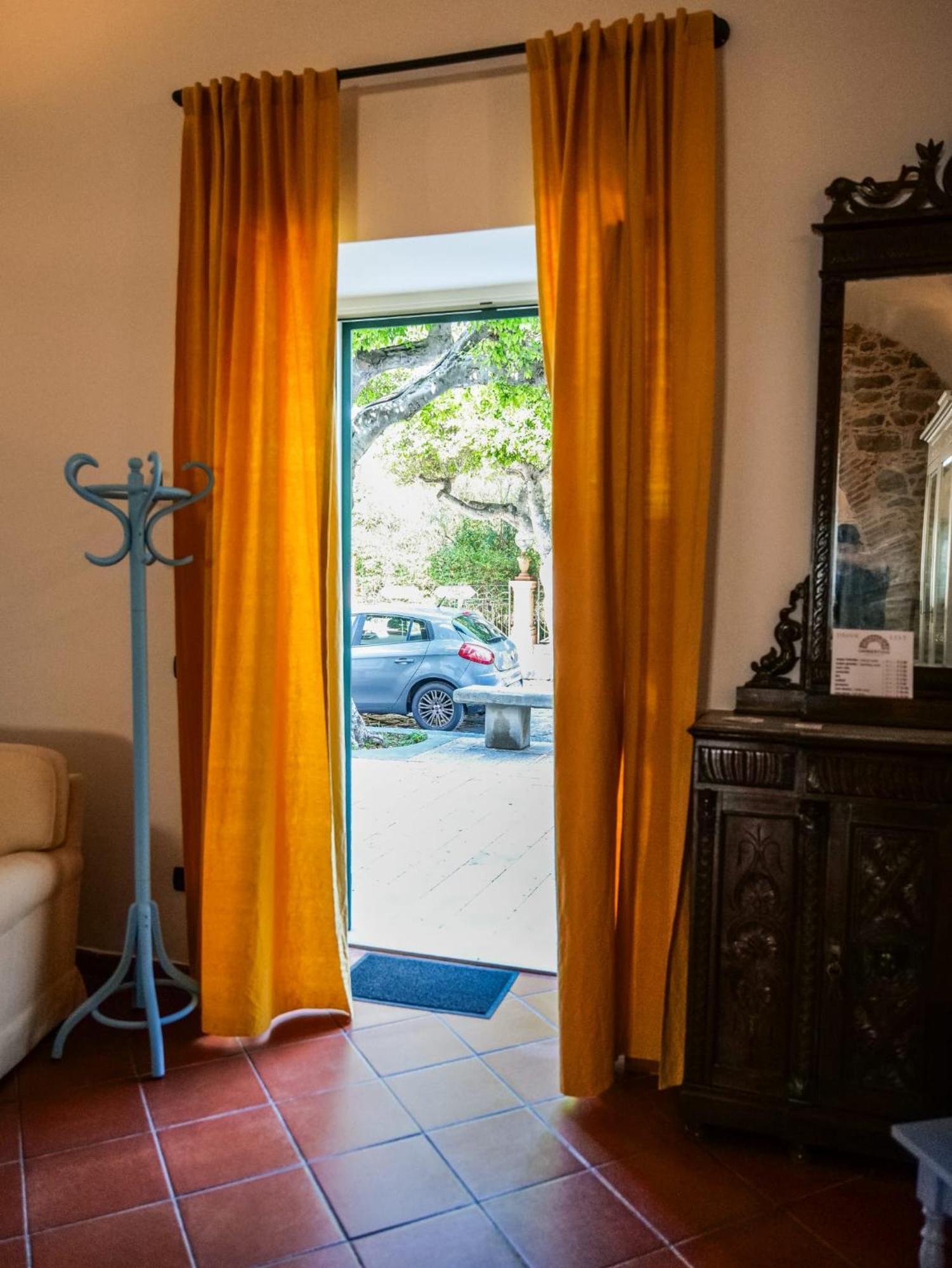 Bed and Breakfast Umberto 25 Санто-Стефано-ди-Камастра Экстерьер фото